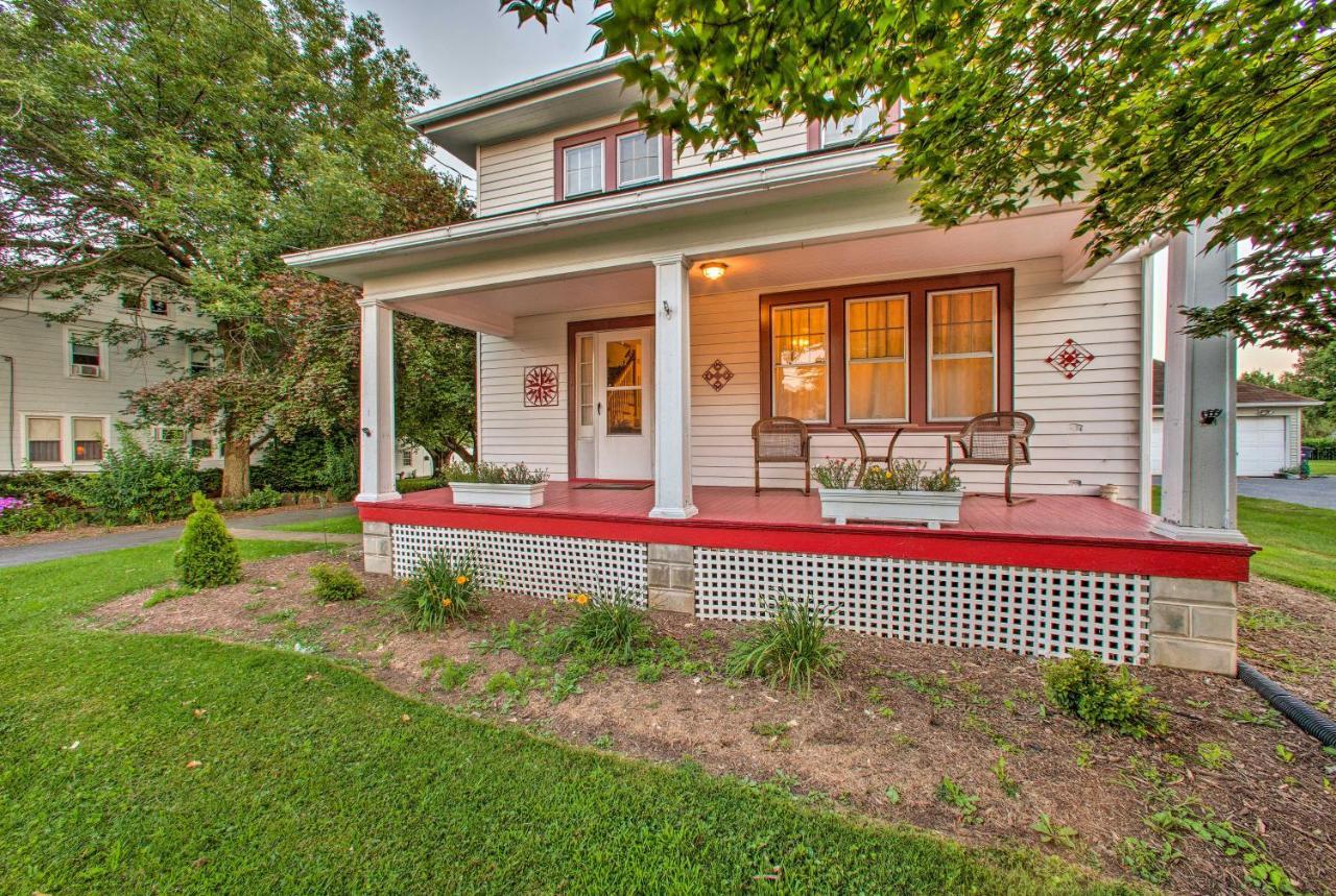 Whimsical Lancaster House With Porch Near Amish Farm Villa Bagian luar foto